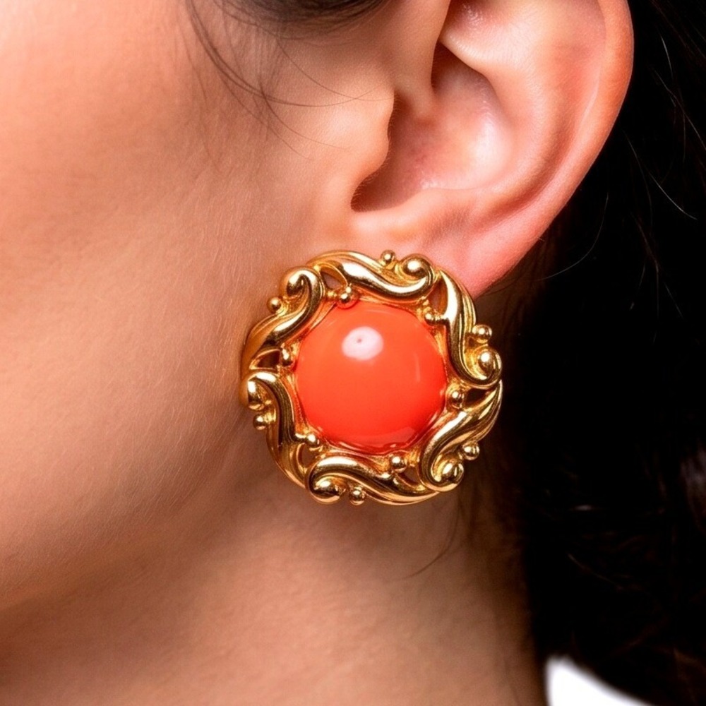 Sue Ellen Vintage Gold Tone Coral Cabochon Ornate Scroll Clip On Earrings 1.25in